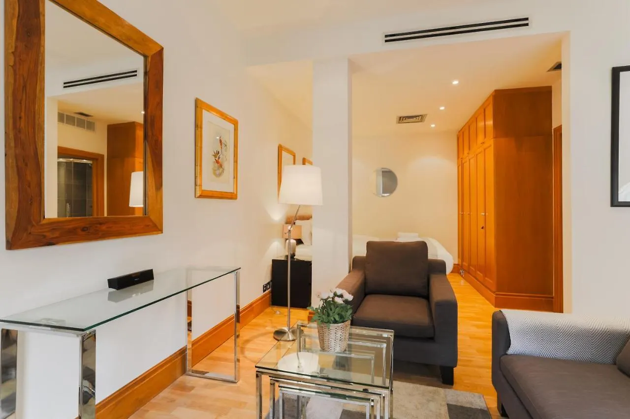 Stayinn Monument Londra Aparthotel
