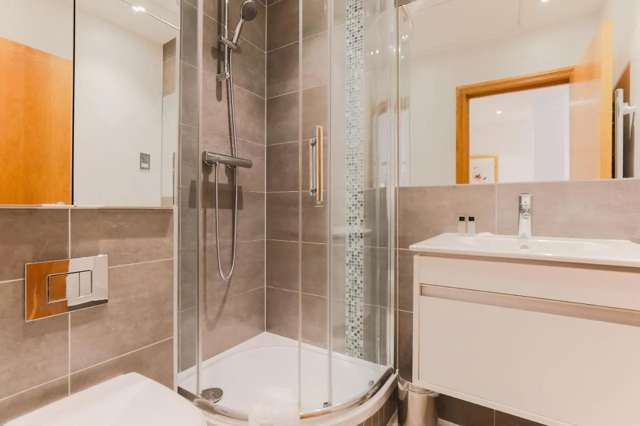Stayinn Monument Londra Aparthotel
